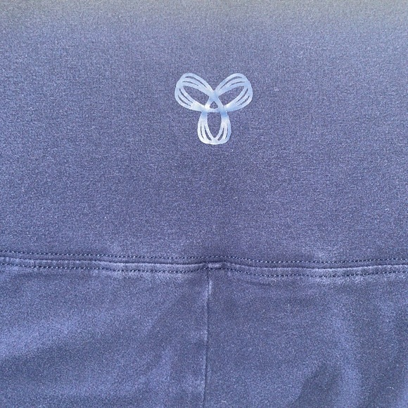 ⭐️2 for $30!⭐️ Aritzia TNA equator leggings - Picture 9 of 9